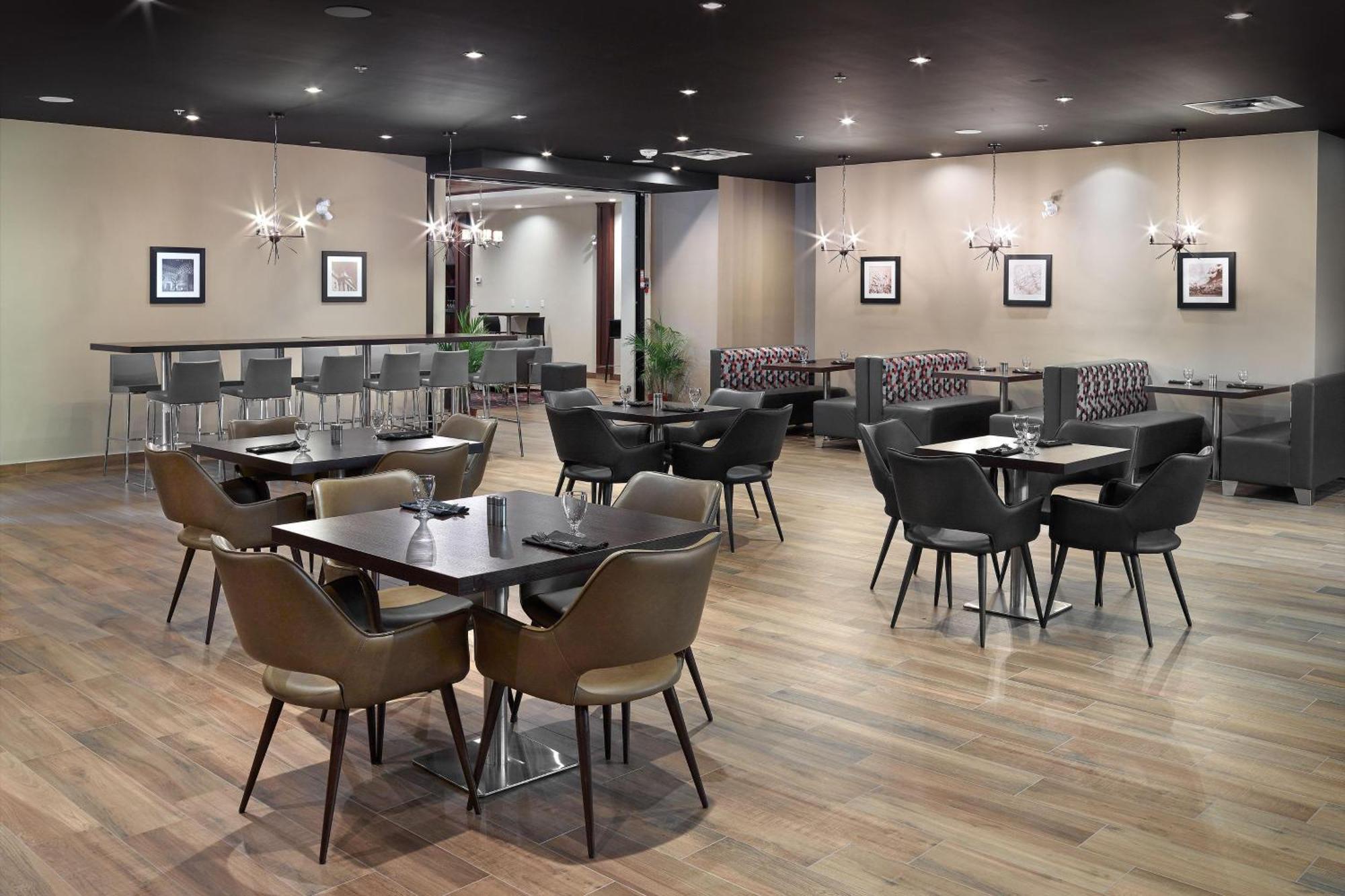 Four Points By Sheraton Edmonton West Exterior foto